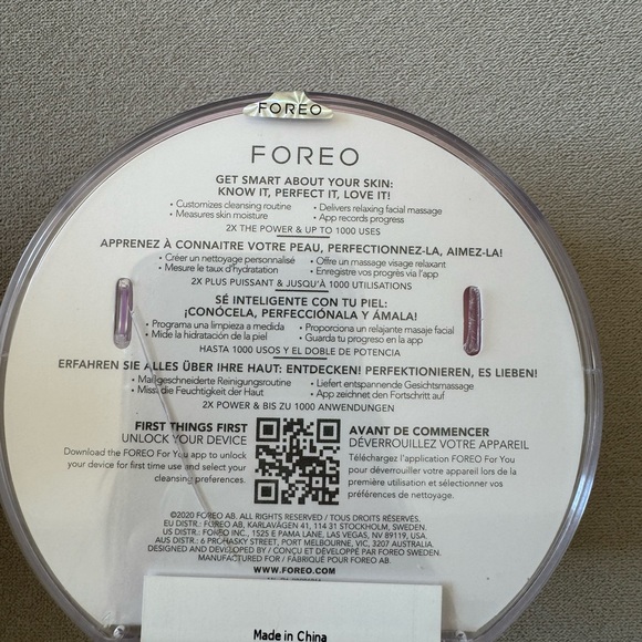 Brand new FOREO Luna play smart 2 facial cleanser device - Picture 3 of 3